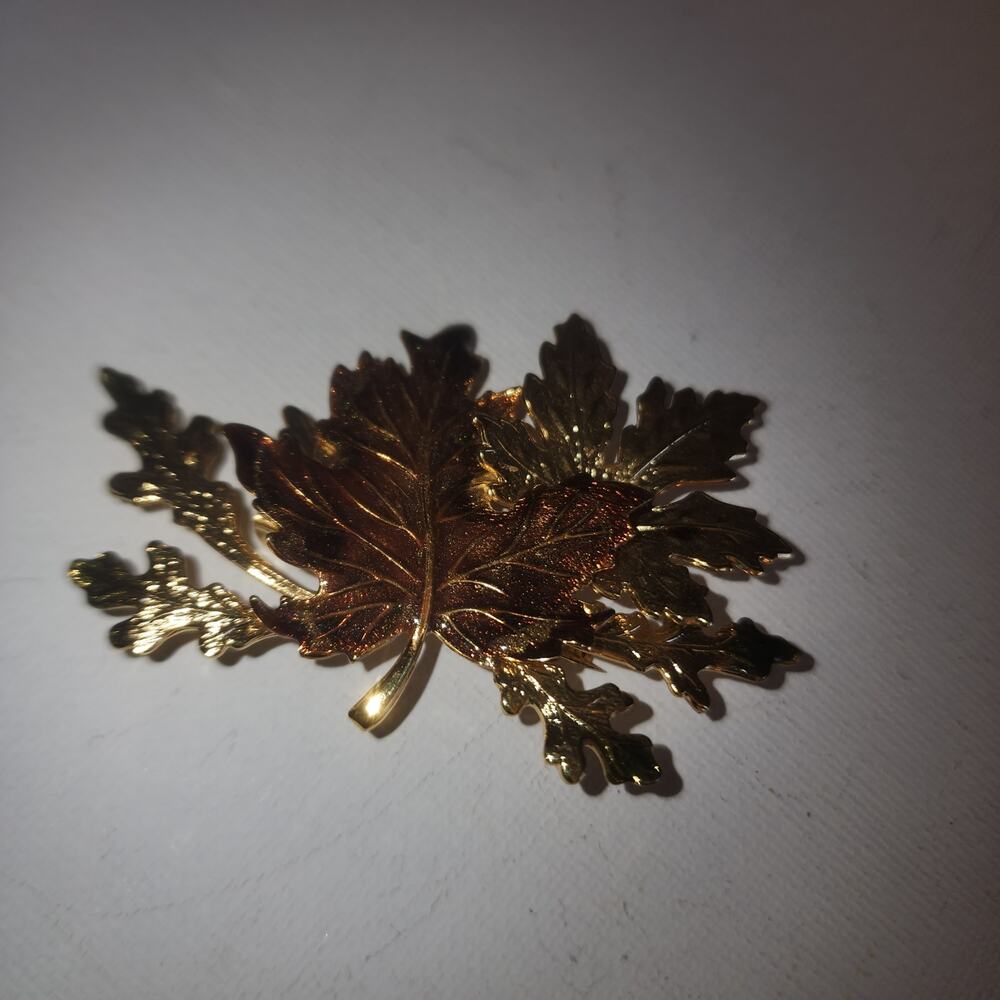 VINTAGE ENAMELED FALL LEAVES BROOCH PIN